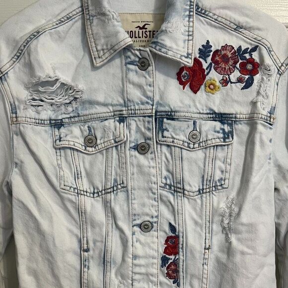 Hollister Distressed Embroidered Floral Jean Jacket Size XS - Picture 2 of 5